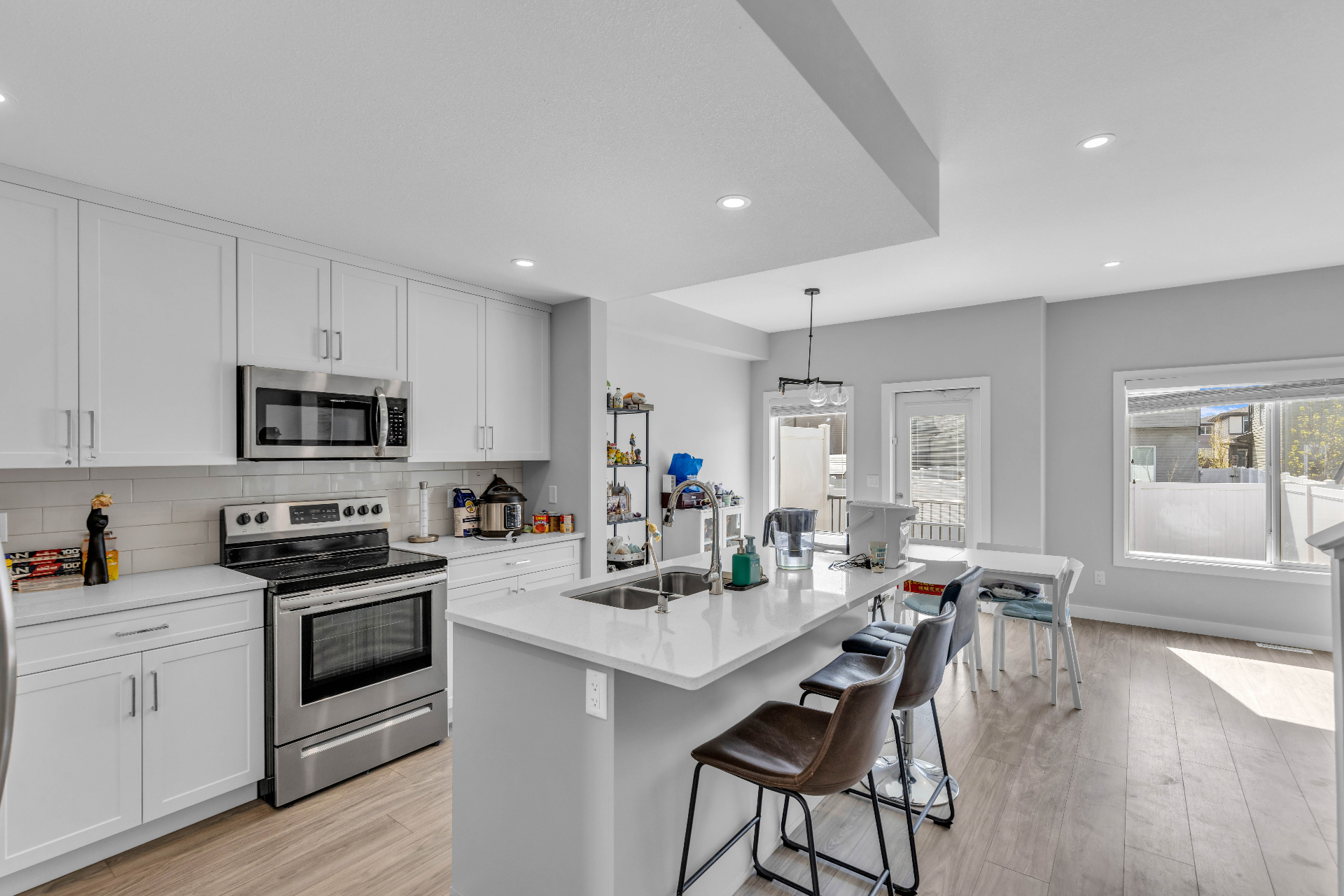 原价$43.5万,现价$42.49万！Brighton社区，步行至商圈，带独立后院的联排出售! - 4